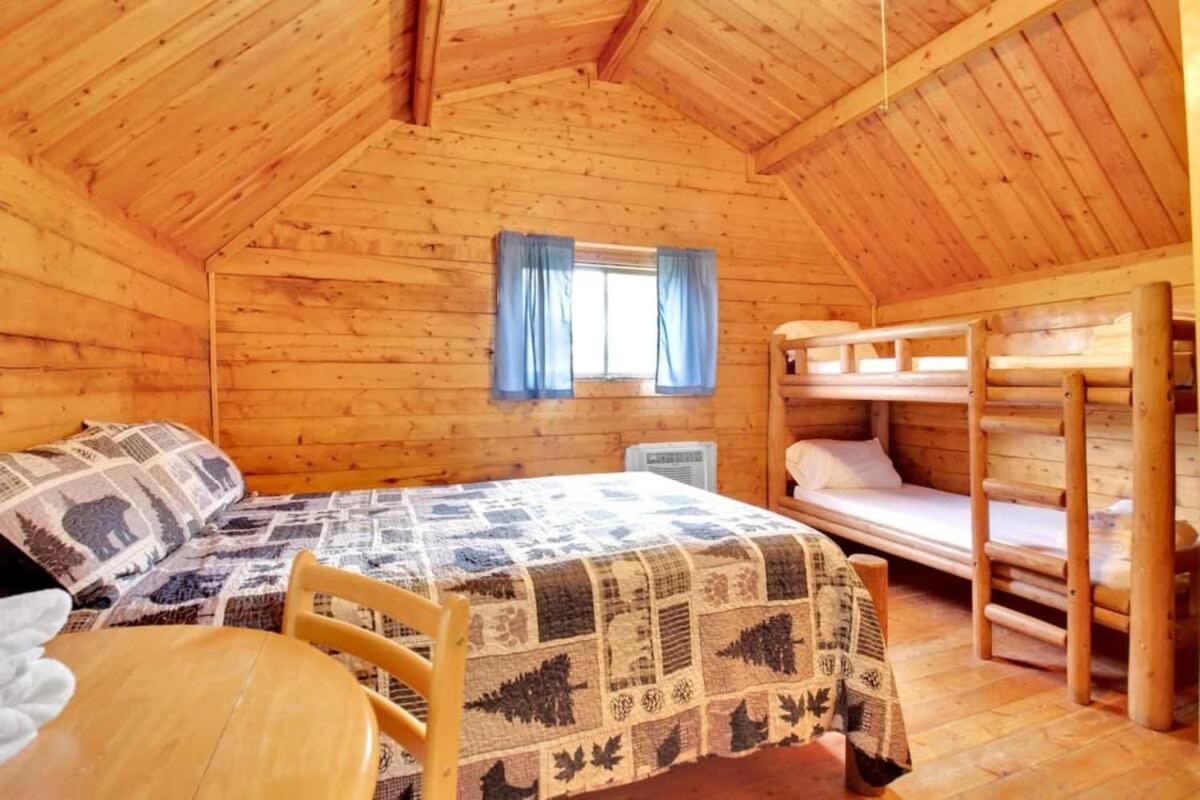 Rustic Cabin With Pool Access Bloomington Dış mekan fotoğraf